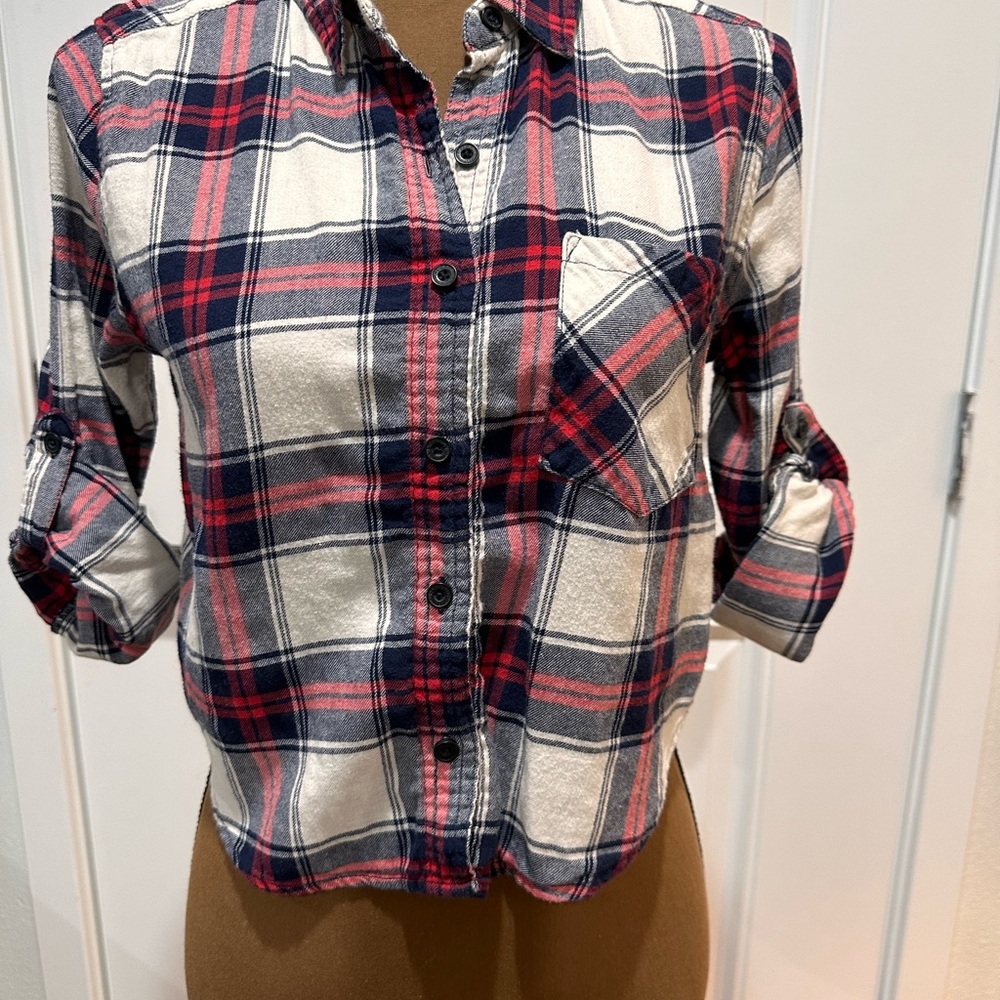 Cropped flannel button down Small